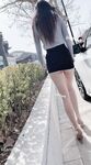 尤物反差婊，推特頂級美腿蜜臀小網紅-LC小狐狸 色女的膽子都是這么大嗎？公共場合如此暴露，大爺們的眼睛都翻直了