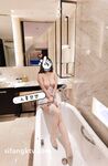 重磅推薦！淫盪肥臀人妻母狗【見過騷的 沒見過這么騷的】喜歡戶外露出，喜歡被很多男人操