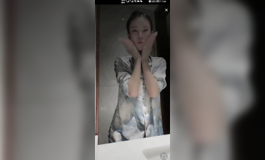 最新《瘋狂抖音》外篇之《抖音擦邊4》顏值主播各顯神通 閃現走光 刷邊瘋狂作死 扣逼漏奶 (175)