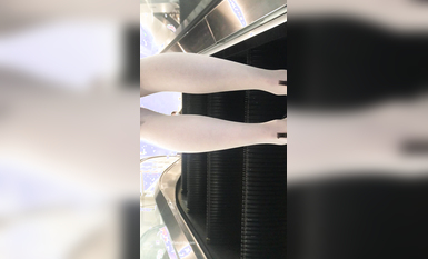 稀缺學妹專場 專業抄底靚麗學生妹JK制服 掀裙開閃光燈強抄 看的心驚肉跳太刺激 超清4K原版 (6)